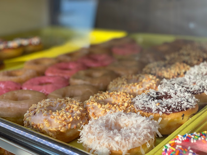 Grand Donuts storefront