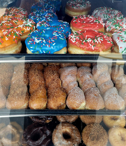 Yum Yum Donuts storefront