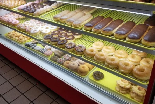Donut Palace storefront