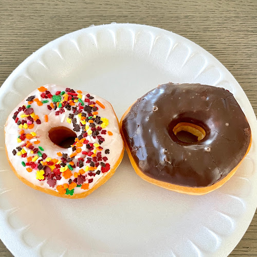 Southern Maid Donuts storefront