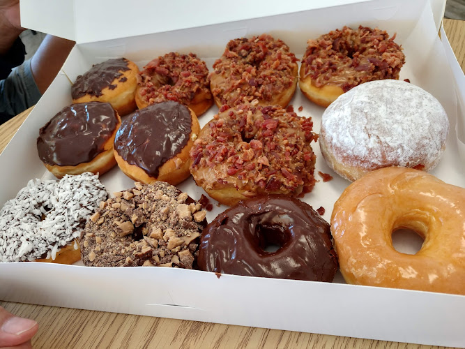Donut King of Leesburg storefront