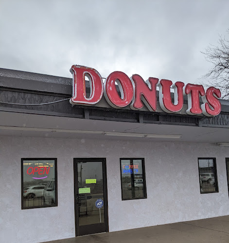 Sweet Tooth Donuts storefront