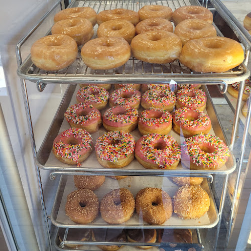 BoSa Donuts storefront