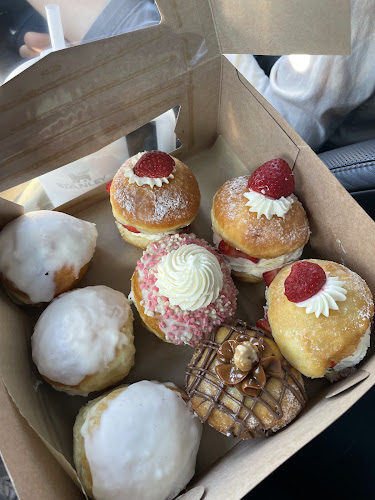 Euphoric Doughnuts storefront