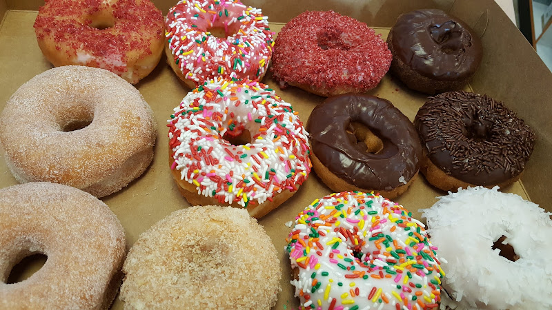 Rainbow Donuts storefront