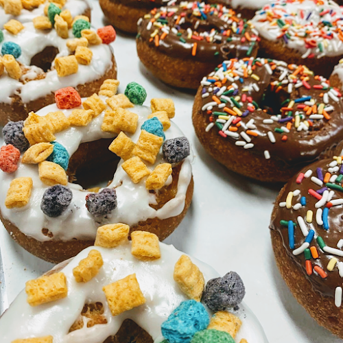 Nik’s Donuts storefront