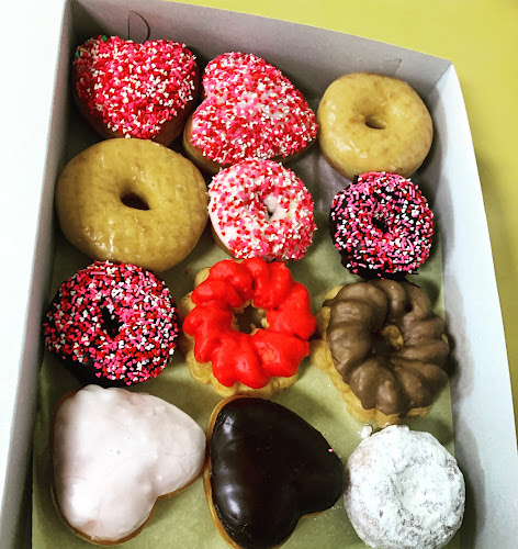 Pixie Donuts storefront