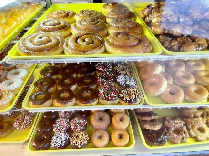 Donut Palace storefront