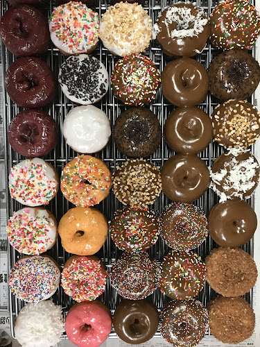 Rainbow Donuts storefront