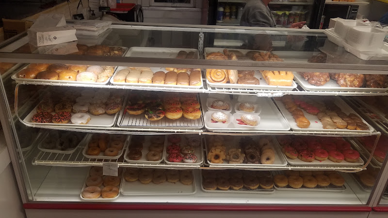 Donut Palace storefront