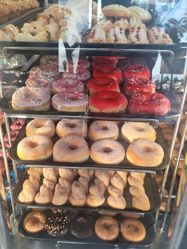 Winchell's Donut House storefront