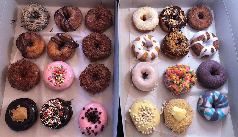 Desert Donuts storefront