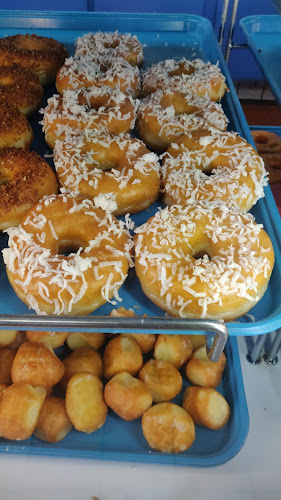 Uncle Joe's Donuts storefront