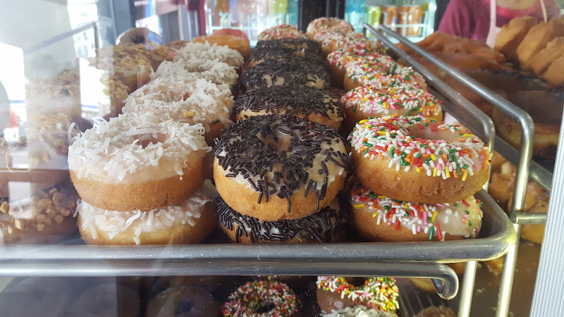 Randy’s Cappuccino & Donuts storefront