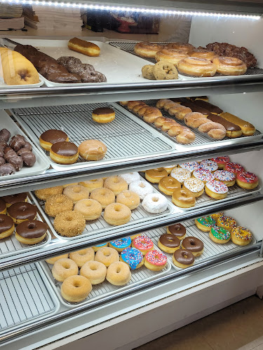 Happy Donuts storefront