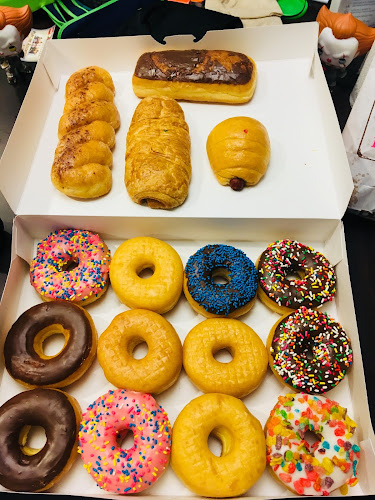 Donut Empire storefront