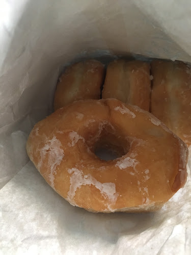 Mary Lee Donuts storefront