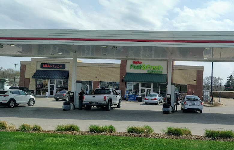 Hy-Vee Fast & Fresh storefront