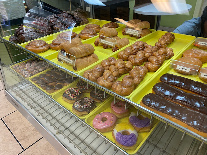 Mary Lee Donuts storefront