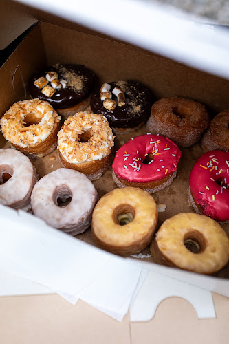 Dad's Donuts storefront