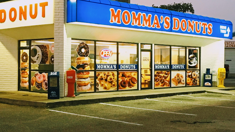Momma's Donuts storefront