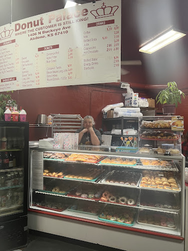 Donut Palace & Boba Tea storefront