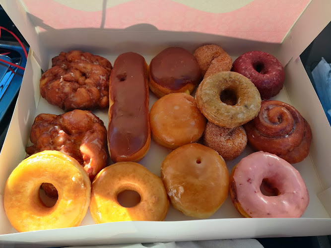 Arnold's Donuts and Coffee storefront