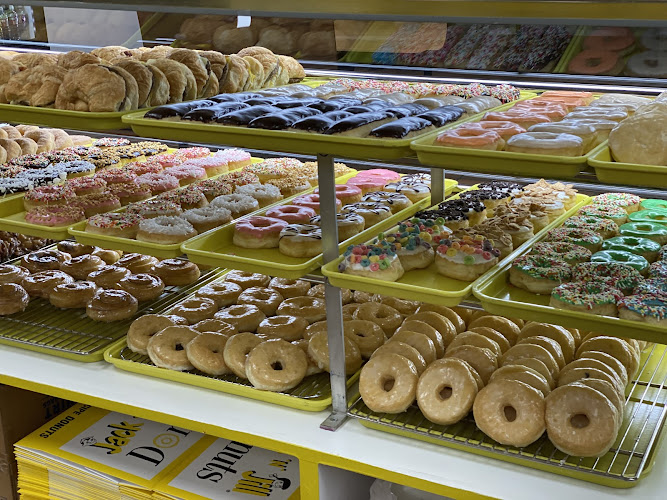 Jack ‘N’ Jill Donuts storefront