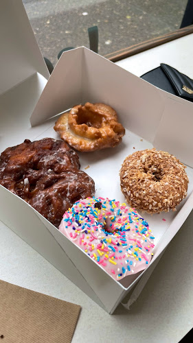 Sesame Donuts storefront