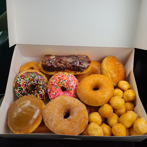 Helen's Donuts & Ice Cream storefront